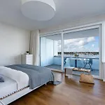 Harbour Lodge: Meerblick, Terrasse, Balkon, Finnische Sauna, Kaminofen Apartmán