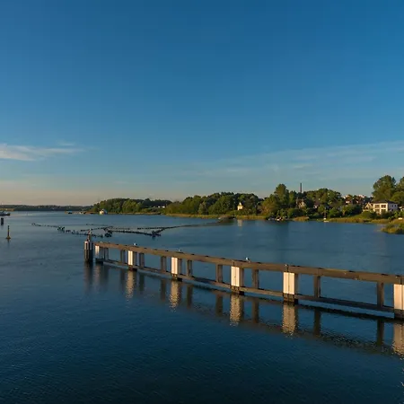 Harbour Lodge: Meerblick, Terrasse, Balkon, Finnische Sauna, Kaminofen Apartment Olpenitz