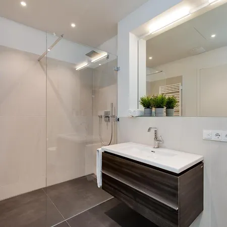 Apartment Harbour Lodge: Meerblick, Terrasse, Balkon, Finnische Sauna, Kaminofen