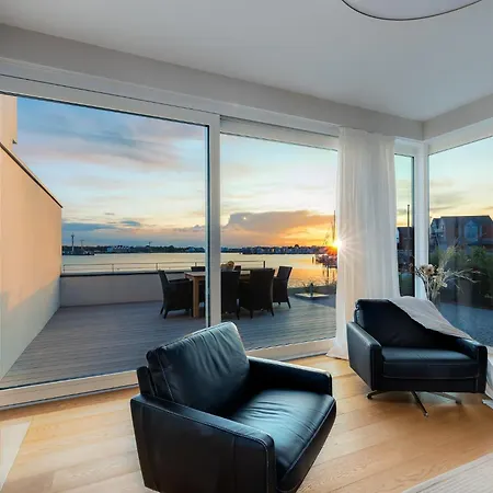 Harbour Lodge: Meerblick, Terrasse, Balkon, Finnische Sauna, Kaminofen Apartment Olpenitz