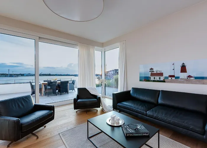 Harbour Lodge: Meerblick, Terrasse, Balkon, Finnische Sauna, Kaminofen Lägenhet